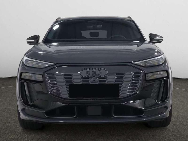 Usata Audi SQ6 Sportback e-tron Ambiente 380 kW (517 CV) 2025 Grigio SUV
