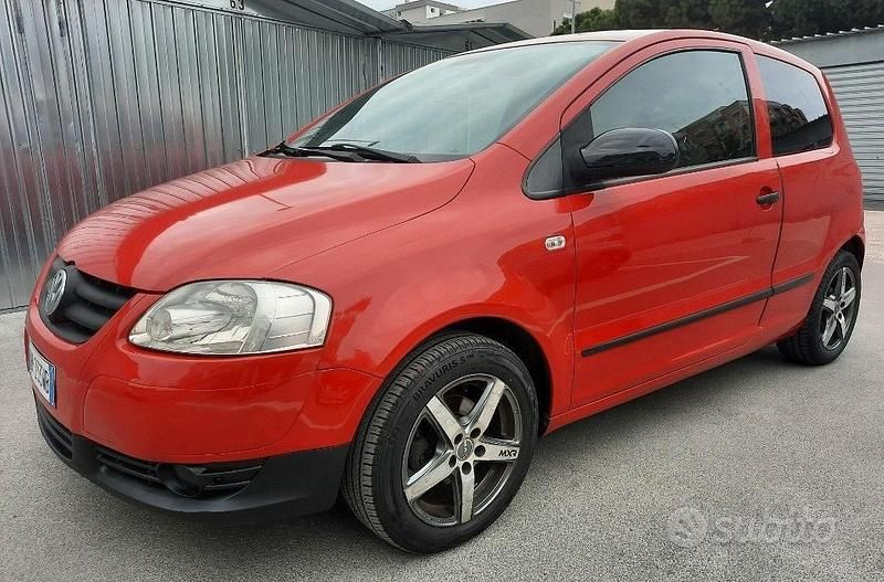 Usata VW Fox 54 CV (39 kW) 2008 Rosso Utilitaria