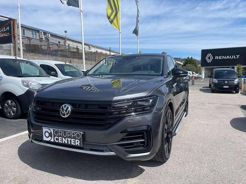 Grigio Usata 2019 VW Touareg Advance SUV | 36.100 € (Buon prezzo) - Immagine 1/4