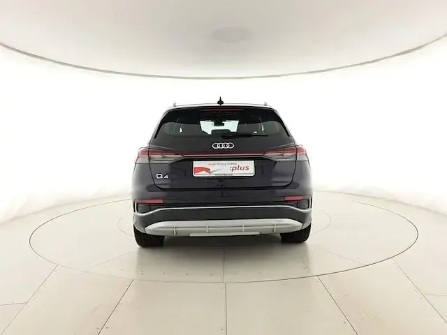 Usata Audi Q4 e-tron S-Line 150 kW (204 CV) 2023 Viola aurora metallizzato SUV