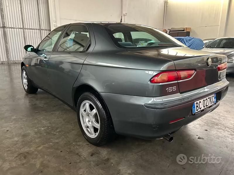 Usata Alfa Romeo 156 144 CV (105 kW) 1999 Grigio Berlina