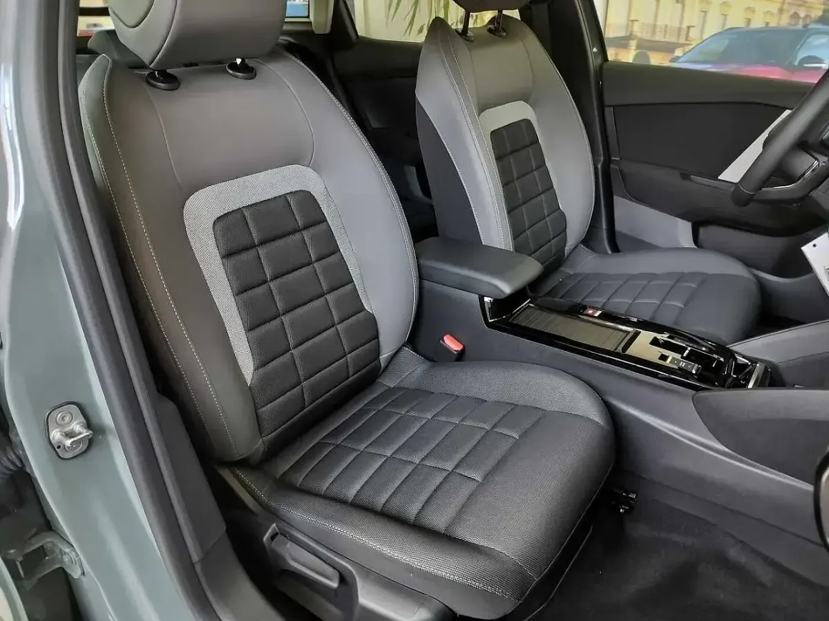 Nuova Citroën C4 PureTech 131 CV (96 kW) 2026 Verde SUV
