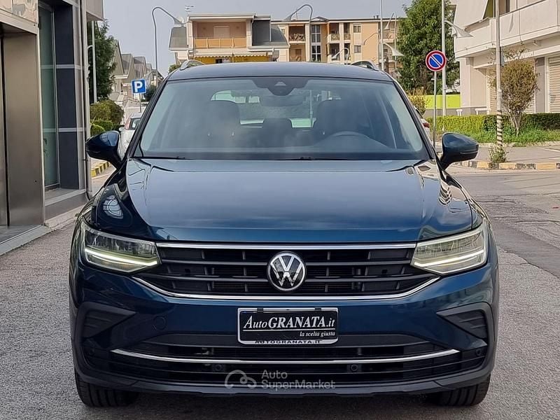 Usata VW Tiguan Life 150 CV (110 kW) 2023 Nightshade blue SUV