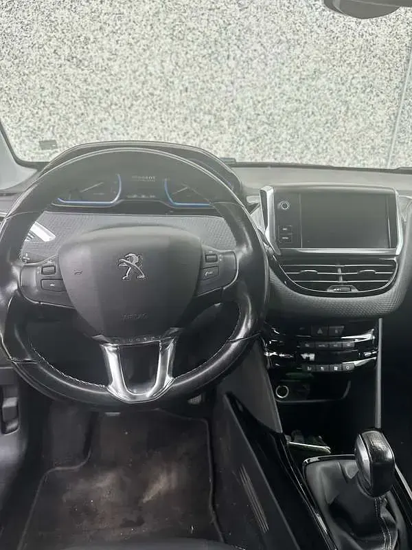 Usata Peugeot 2008 Allure 110 CV (80 kW) 2018 Argento SUV