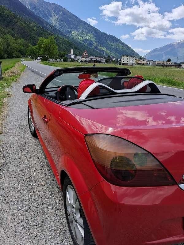 Usata Opel Tigra Edition 90 CV (66 kW) 2000 Coupé