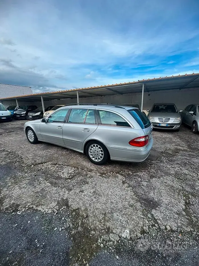 Usata Mercedes E270 Avantgarde 177 CV (130 kW) 2004 Grigio Station wagon
