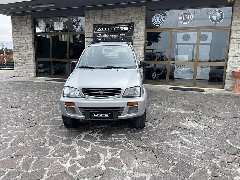 Usata Daihatsu Terios 83 CV (61 kW) 2000 Argento SUV