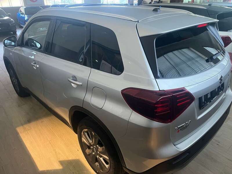 Usata Suzuki Vitara Cool 129 CV (94 kW) 2024 Argento SUV