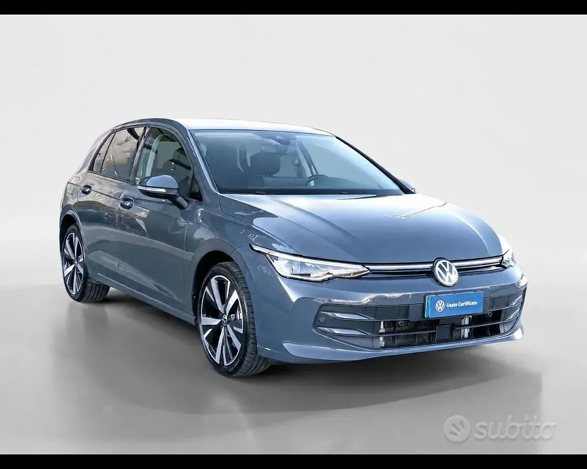 Usata VW Golf VIII Life 150 CV (110 kW) 2025 Grigio Berlina