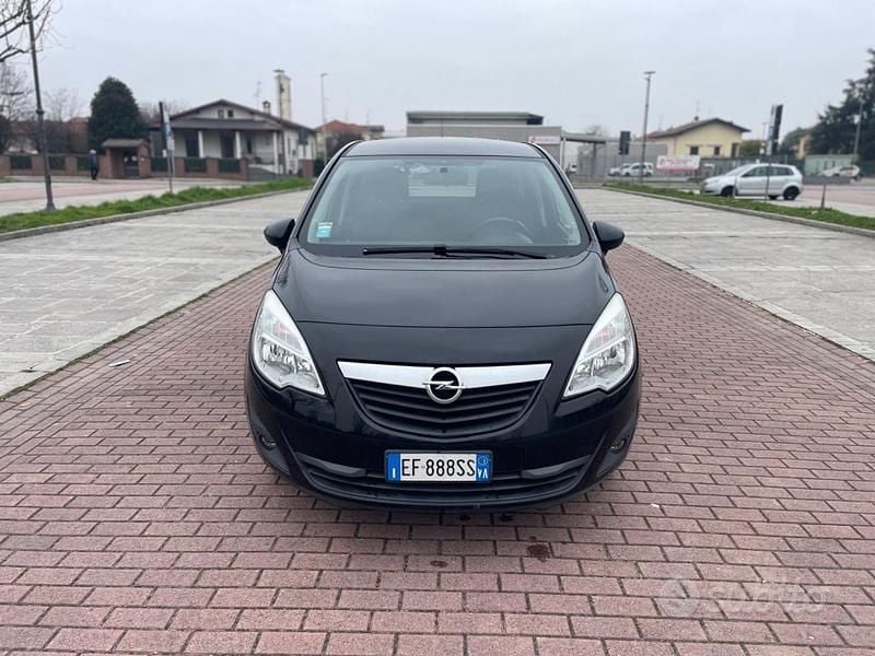 Usata Opel Meriva Cosmo 95 CV (69 kW) 2011 Nero Monovolume