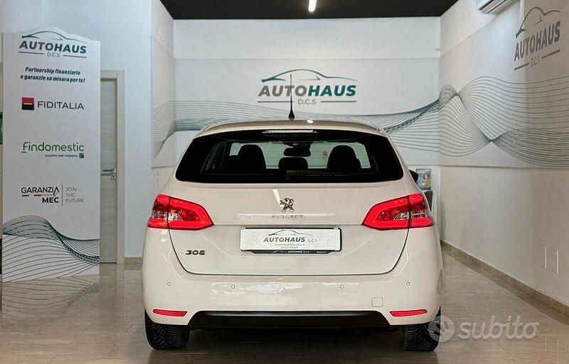 Usata Peugeot 308 131 CV (96 kW) 2018 Bianco Station wagon