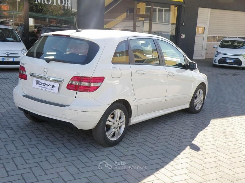Usata Mercedes B180 Executive 109 CV (80 kW) 2011 Bianco Monovolume