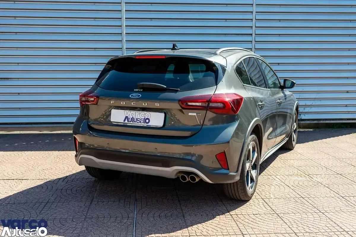 Usata Ford Focus Active 125 CV (91 kW) 2022 Grigio magnetic Monovolume