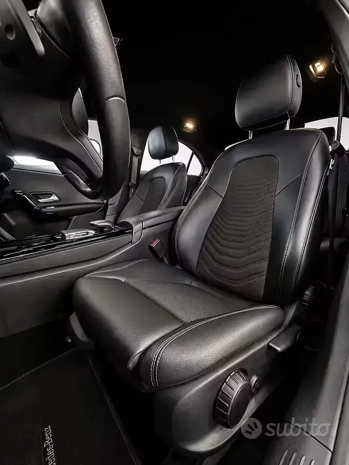 Usata Mercedes A180 116 CV (85 kW) 2019 Nero Berlina