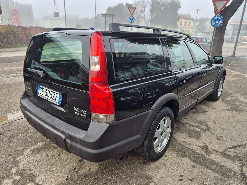 Usata Volvo XC70 Momentum 163 CV (119 kW) 2004 Nero Station wagon