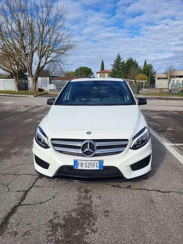Usata Mercedes B200 Premium 136 CV (100 kW) 2015 Monovolume