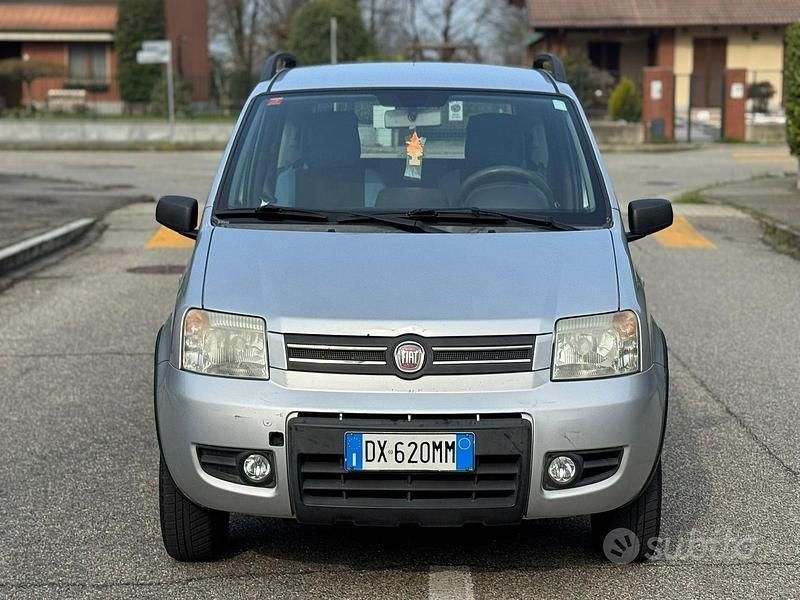 Usata Fiat Panda 4x4 69 CV (50 kW) 2009 Grigio Utilitaria