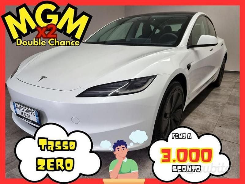 Usata Tesla Model 3 RWD 208 kW (283 CV) 2024 Bianco Berlina