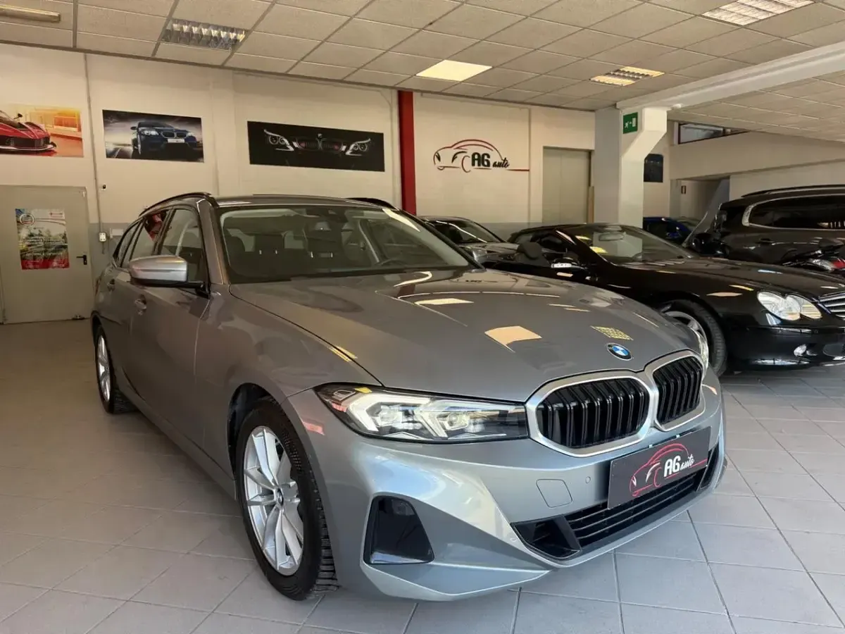 Usata BMW 318 150 CV (110 kW) 2023 Grigio Station wagon