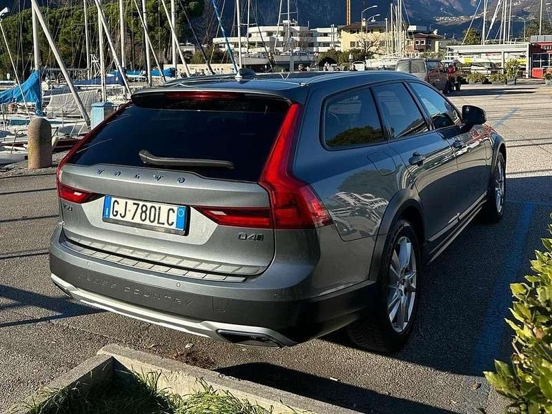 Usata Volvo V90 CC Pro 190 CV (139 kW) 2019 Grigio Station wagon