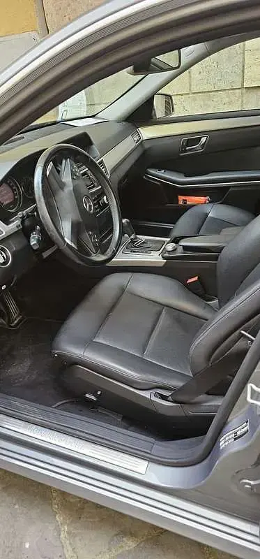 Usata Mercedes E220 Avantgarde 170 CV (125 kW) 2012 Argento Berlina
