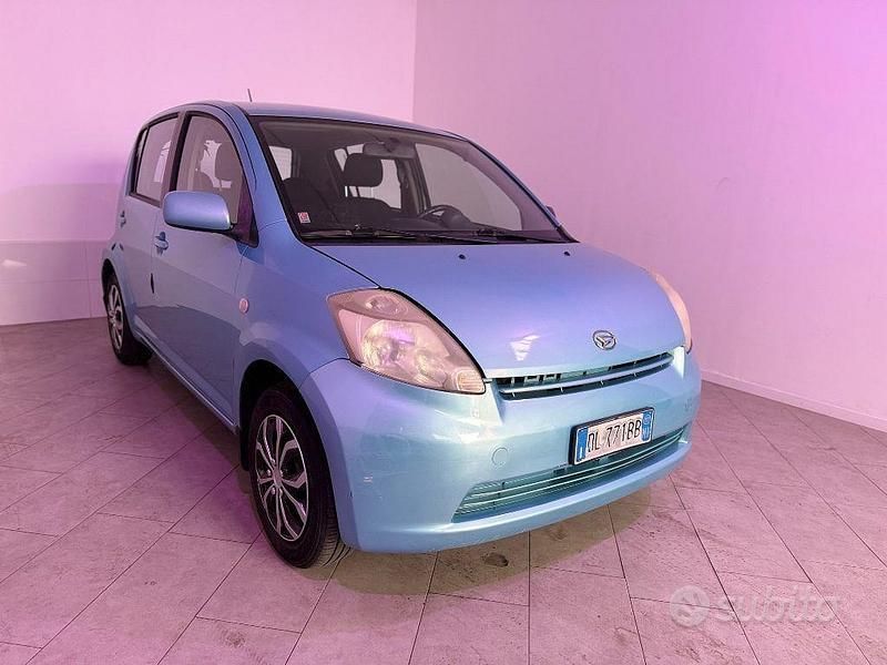 Usata Daihatsu Sirion 87 CV (63 kW) 2007 Blu Utilitaria
