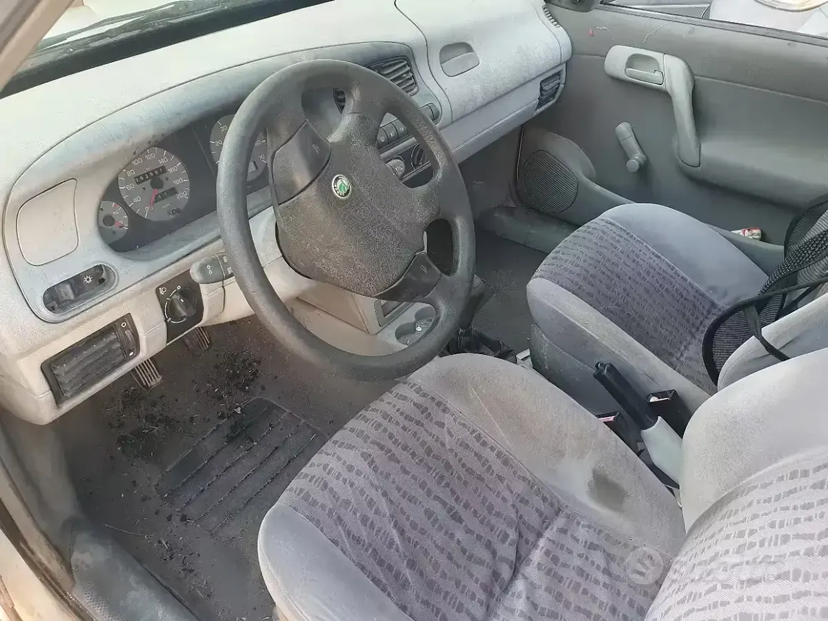 Usata Skoda Felicia 68 CV (50 kW) 1998 Bianco Berlina