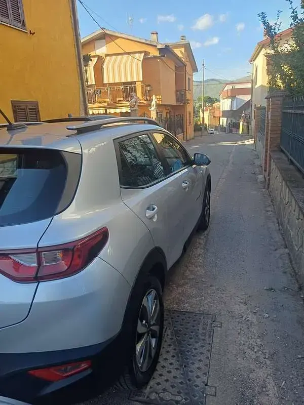 Usata Kia Stonic Urban 82 CV (60 kW) 2023 Argento SUV