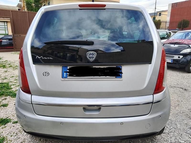 Usata Lancia Musa 95 CV (69 kW) 2012 Grigio Monovolume