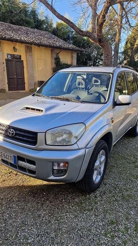 Usado Toyota RAV4 116 CV (85 kW) 2003 Plateado SUV