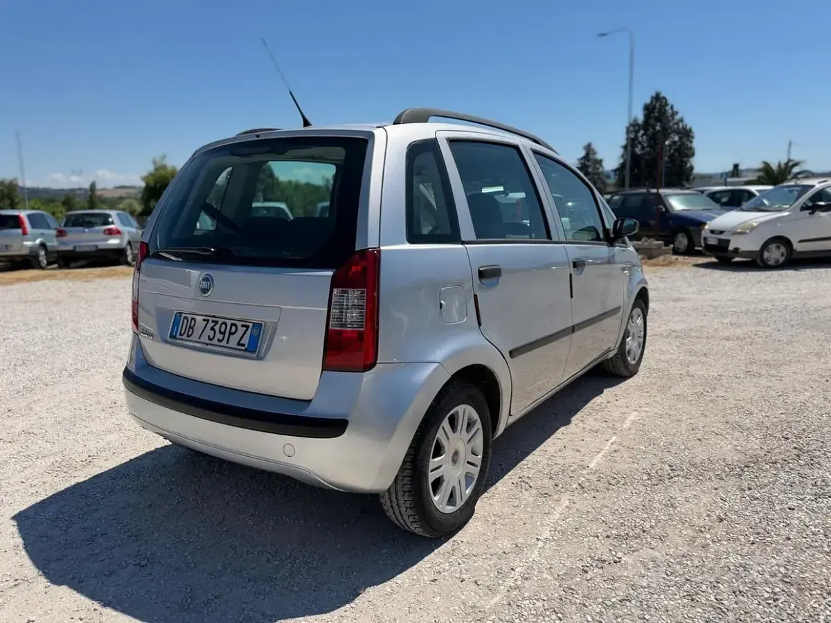 Usata Fiat Idea Dynamic 77 CV (56 kW) 2006 Grigio Monovolume