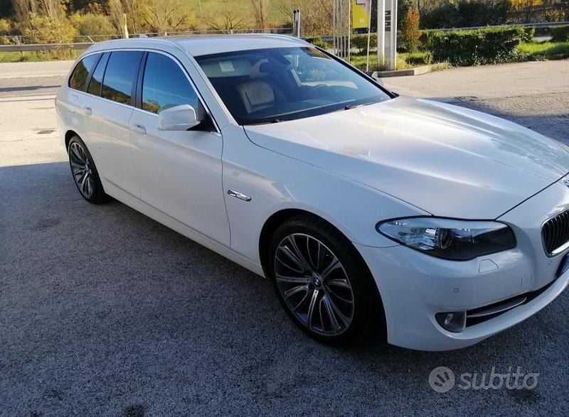 Begagnad BMW 520 Efficient Dynamics 2016 Vit Kombi