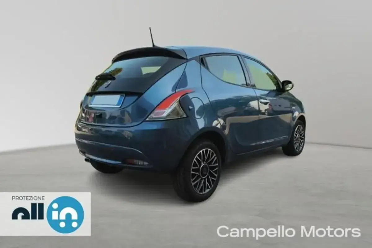Usata Lancia Ypsilon S 69 CV (50 kW) 2024 Blu Utilitaria