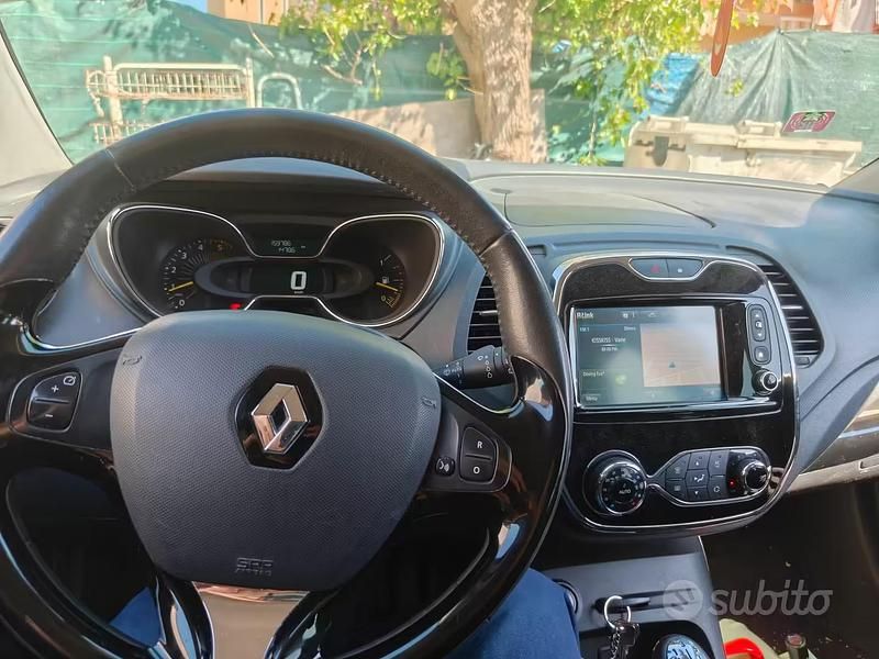 Usata Renault Captur 110 CV (80 kW) 2015 Grigio SUV