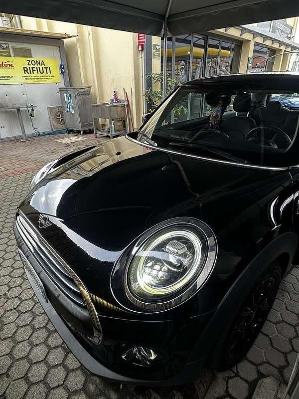 Usata Mini ONE 75 CV (55 kW) 2020 Nero Utilitaria