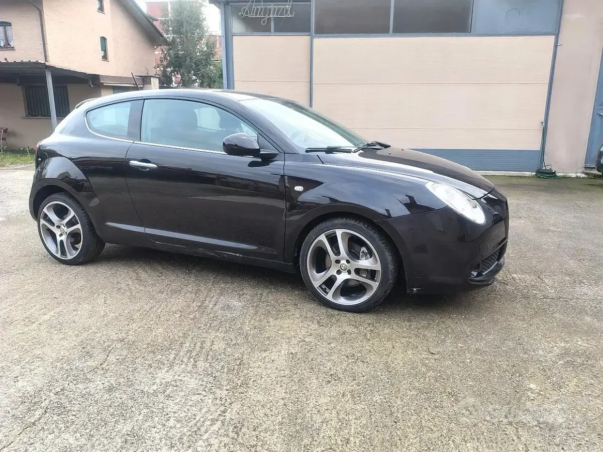 Usata Alfa Romeo MiTo 155 CV (114 kW) 2009 Nero Utilitaria