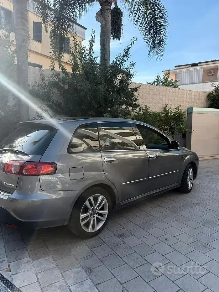 Usata Fiat Croma 150 CV (110 kW) 2009 Grigio Station wagon