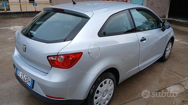 Usata Seat Ibiza 70 CV (51 kW) 2009 Grigio Berlina