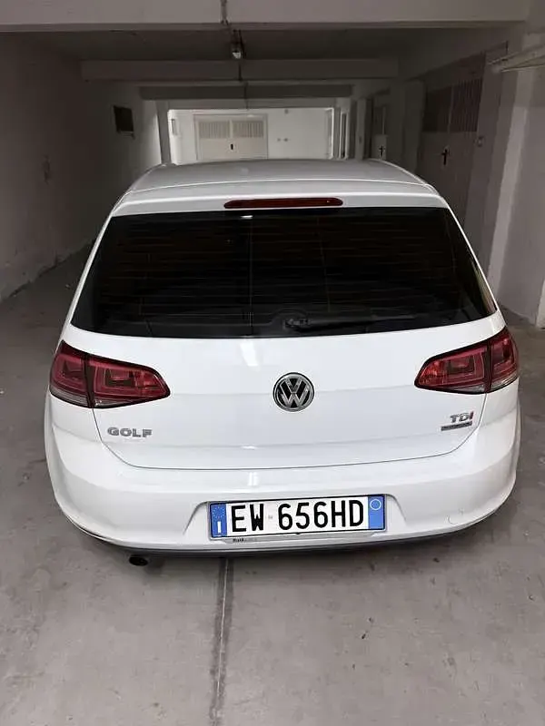 Usata VW Golf VII Highline 110 CV (80 kW) 2015 Berlina
