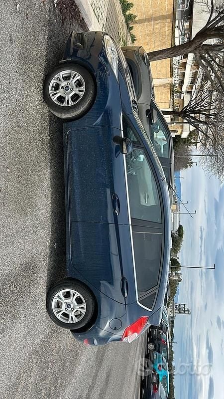Usata Ford Fiesta 2016 Blu Berlina