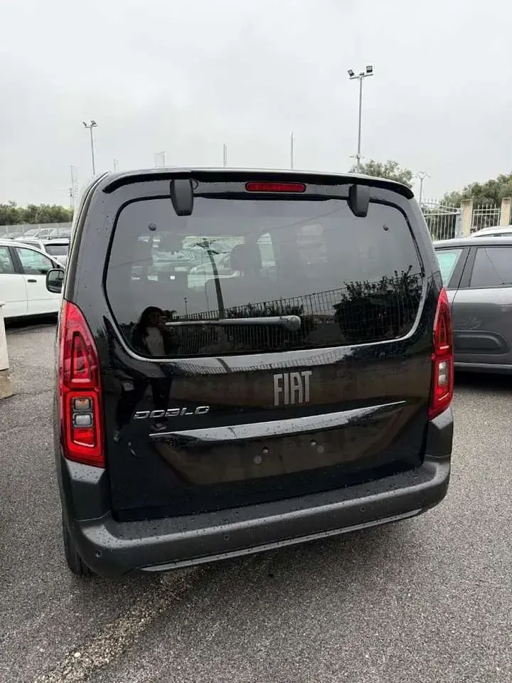 Nouvelle Fiat Doblò Pop 101 ch (74 kW) 2026 Noir Monospace