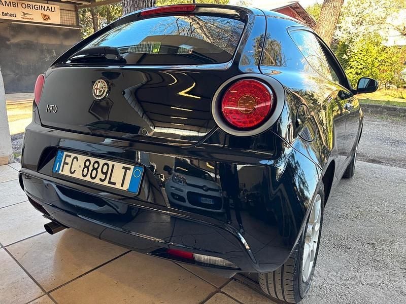Second-hand Alfa Romeo MiTo Impression 70 CP (51 kW) 2016 Negru Hatchback