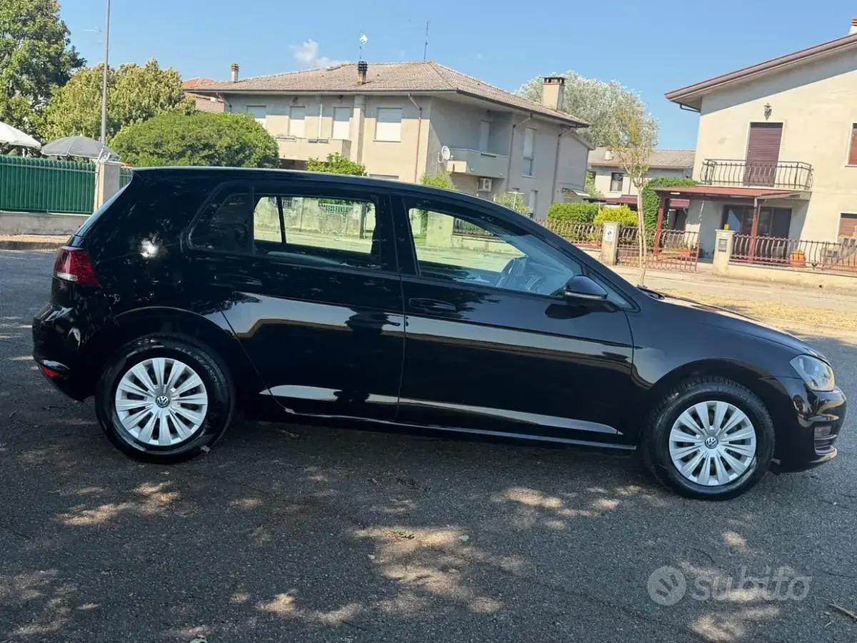 Usata VW Golf VII Trendline 90 CV (66 kW) 2016 Nero Berlina