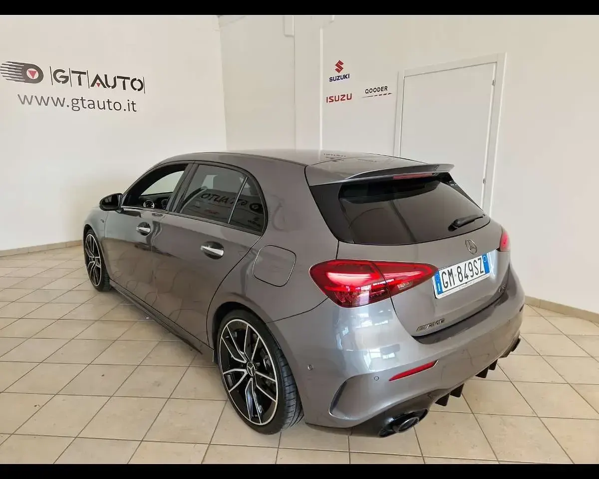 Usata Mercedes A35 AMG Premium Plus 306 CV (225 kW) 2023 Grigio met. Berlina