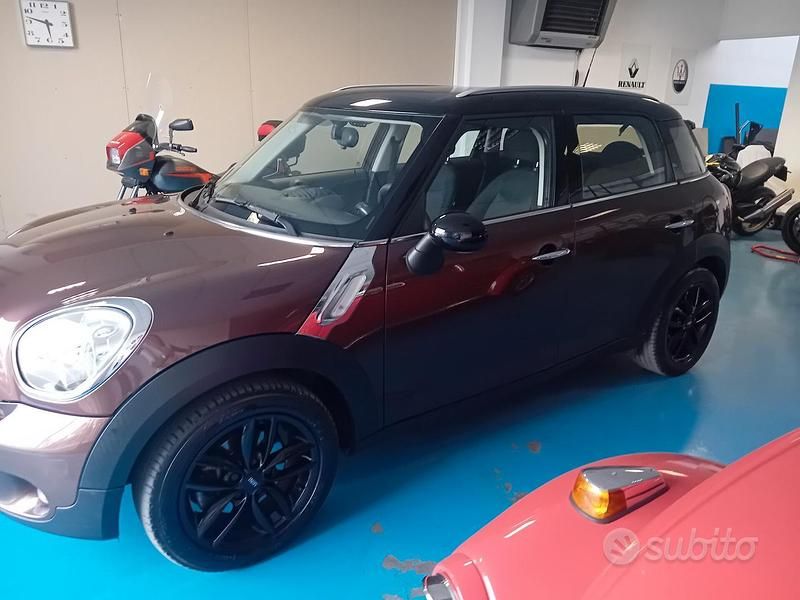 Usata Mini Cooper D Countryman 111 CV (81 kW) 2013 Marrone SUV