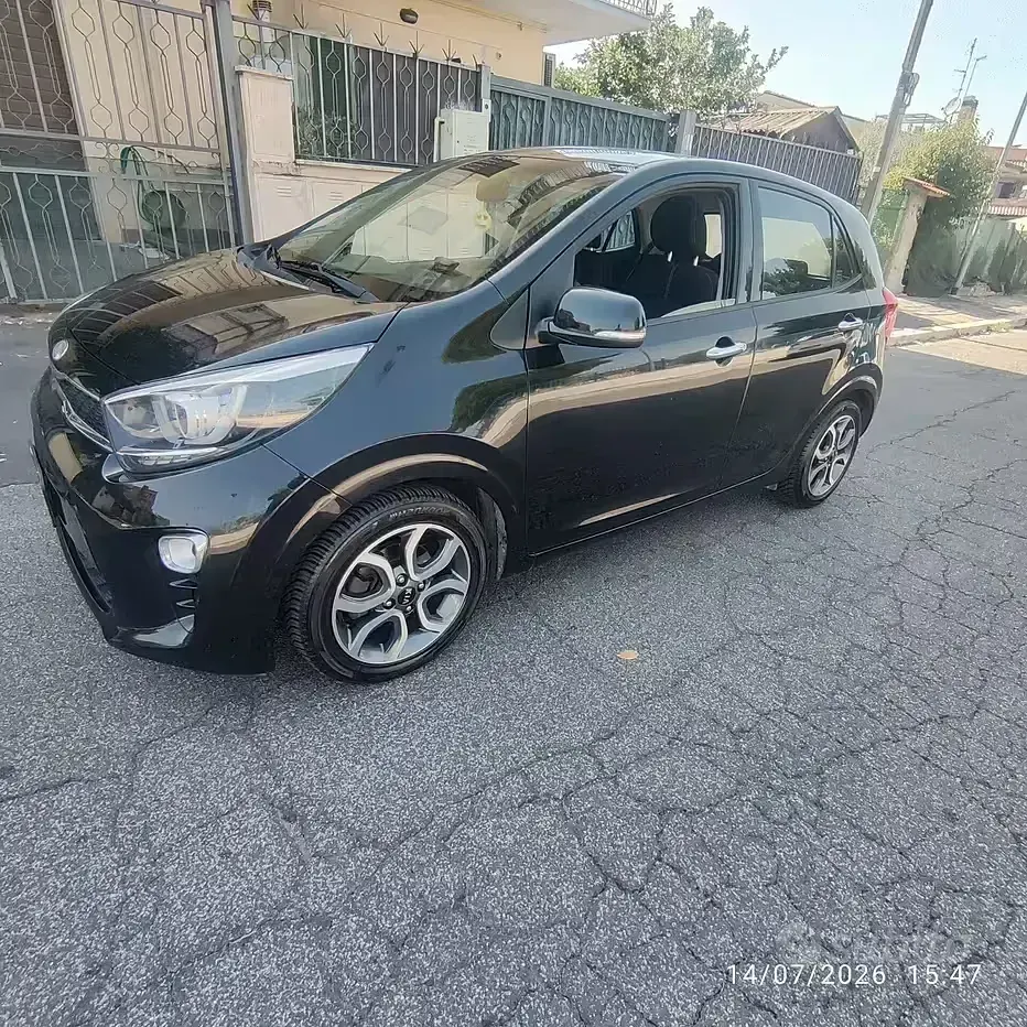 Usata Kia Picanto X-Line 65 CV (47 kW) 2020 Nero Utilitaria