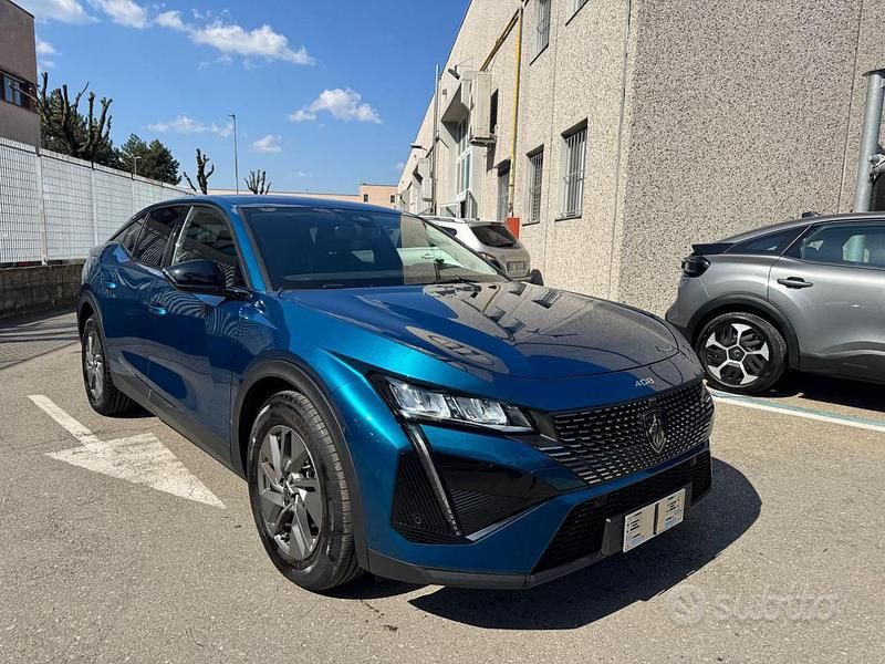 Usata Peugeot 408 Allure 136 CV (100 kW) 2025 Blu metallizzato SUV