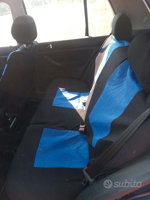 Usata VW Golf IV 130 CV (95 kW) 2002 Berlina