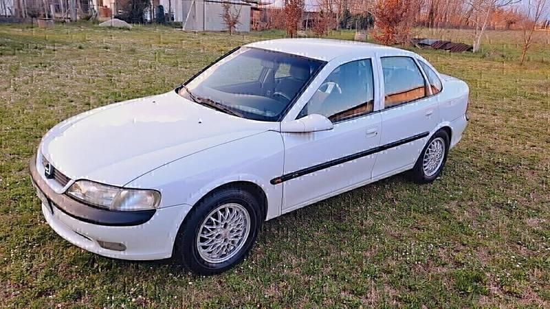 Occasion Opel Vectra 116 PK (85 kW) 1996 Wit Sedan