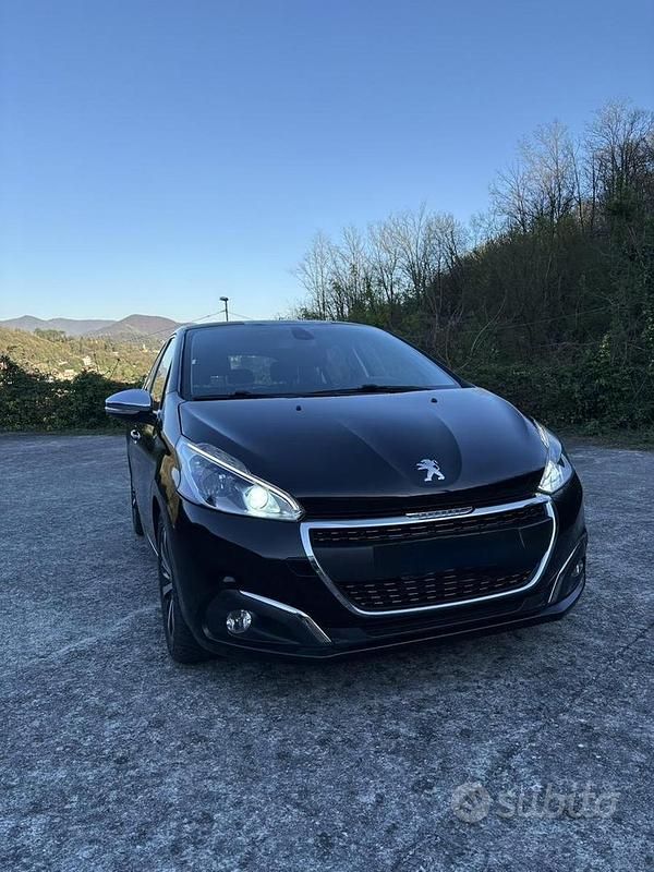 Usata Peugeot 208 75 CV (55 kW) 2016 Utilitaria